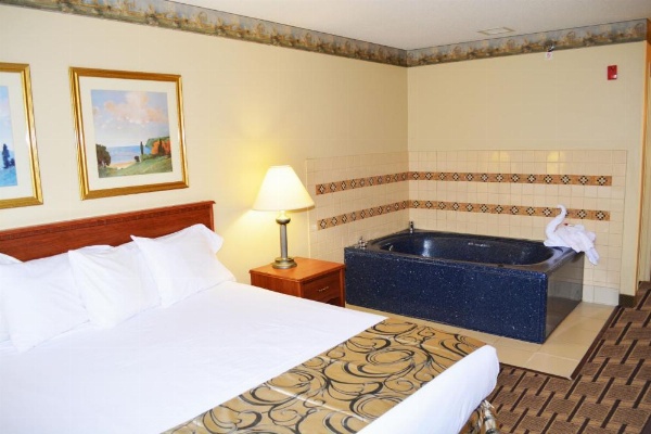 Baymont by Wyndham Waterford/Burlington WI image 28